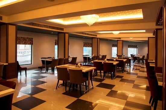Dawat Hotel Ganges Grand